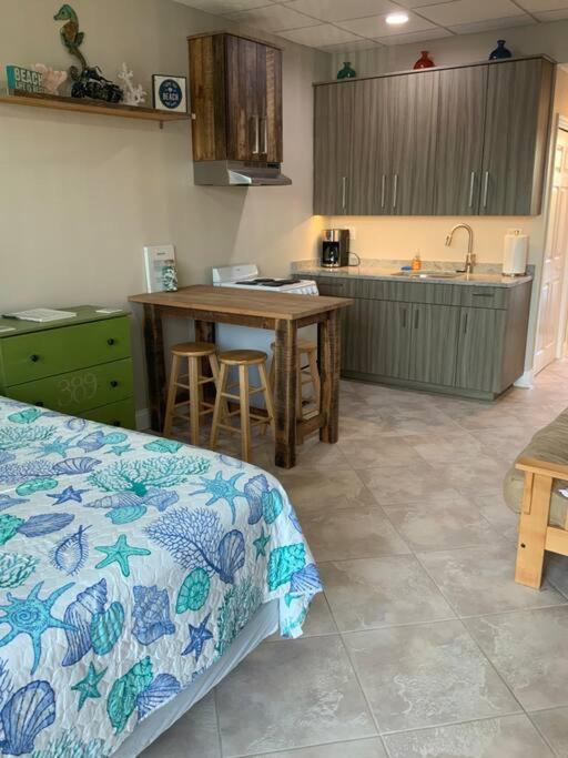 Comfy Coastal Vacation Clearwater Beach